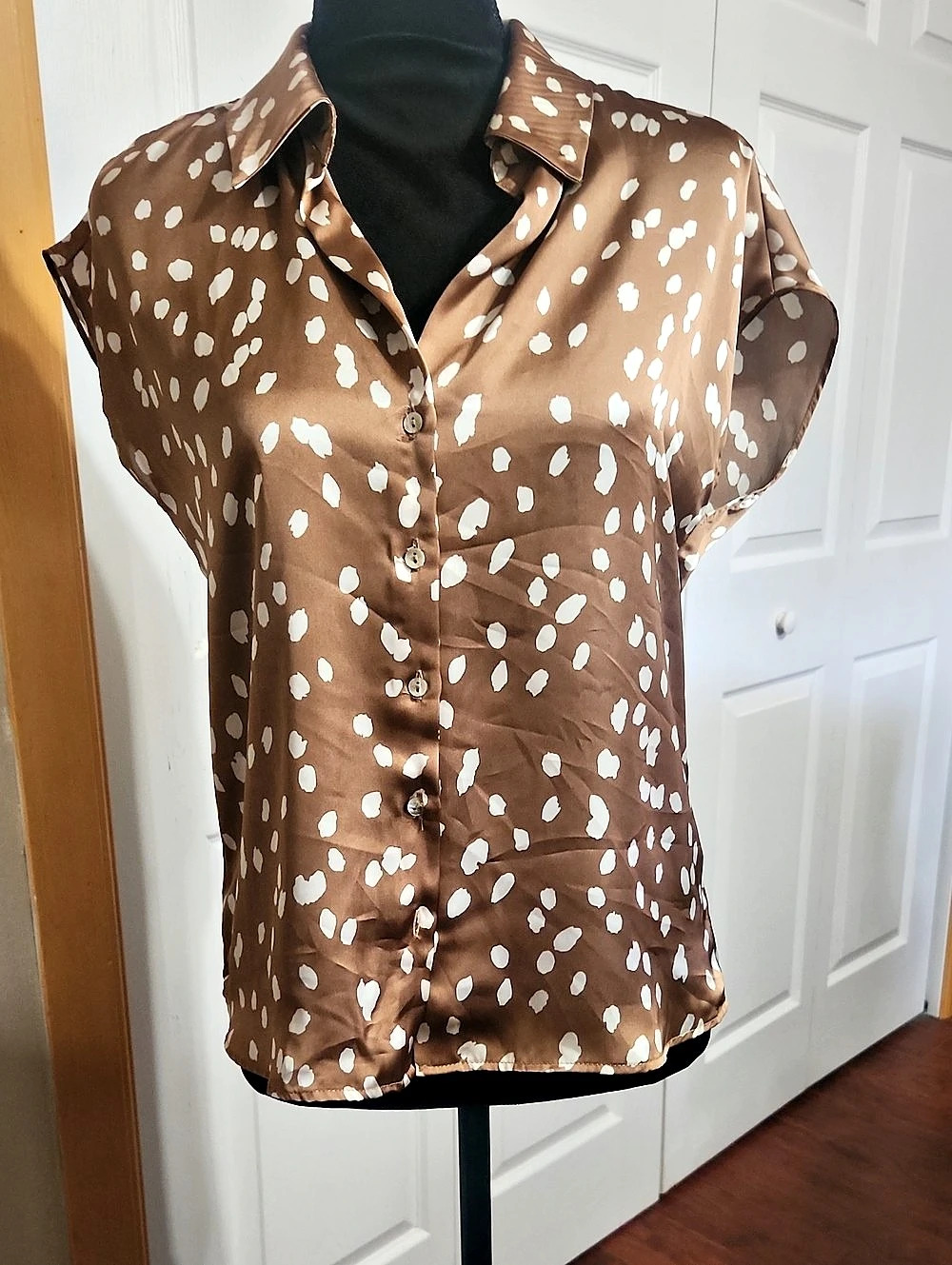 HAVER London Abstract Print Button Down Top in Brown & White S